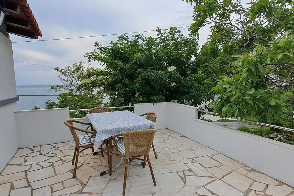 Maris Apartment Omis Exterior photo
